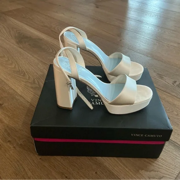 NEW Vince Camuto Pendry4 Platform Sandals - Picture 5 of 9